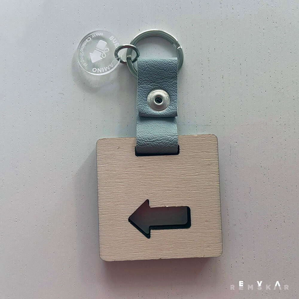 Obesek Kvadrat rumeno-srebrn lesen - slika 2