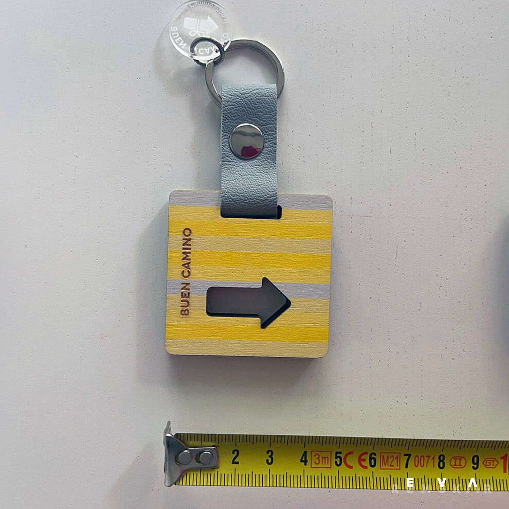 Obesek Kvadrat rumeno-srebrn lesen - slika 3